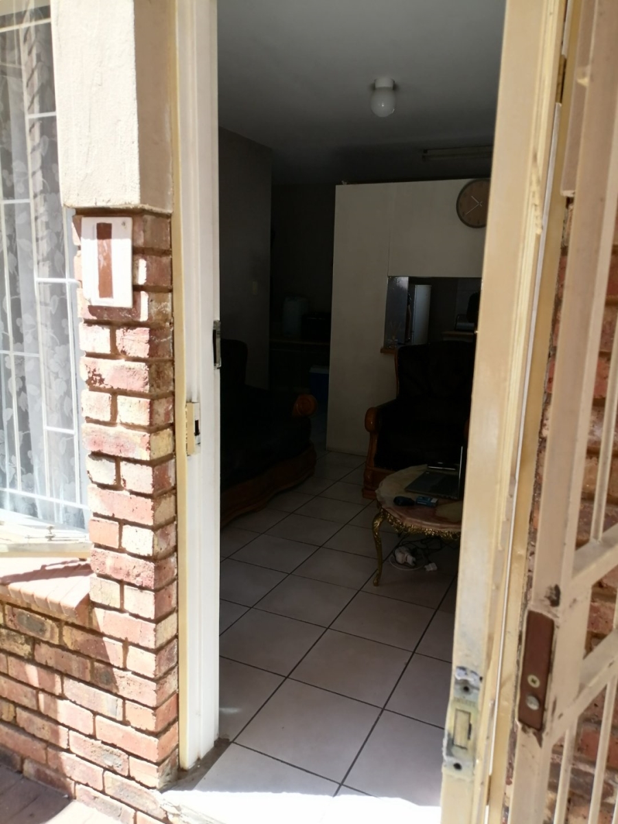 To Let 1 Bedroom Property for Rent in Bloemfontein Free State